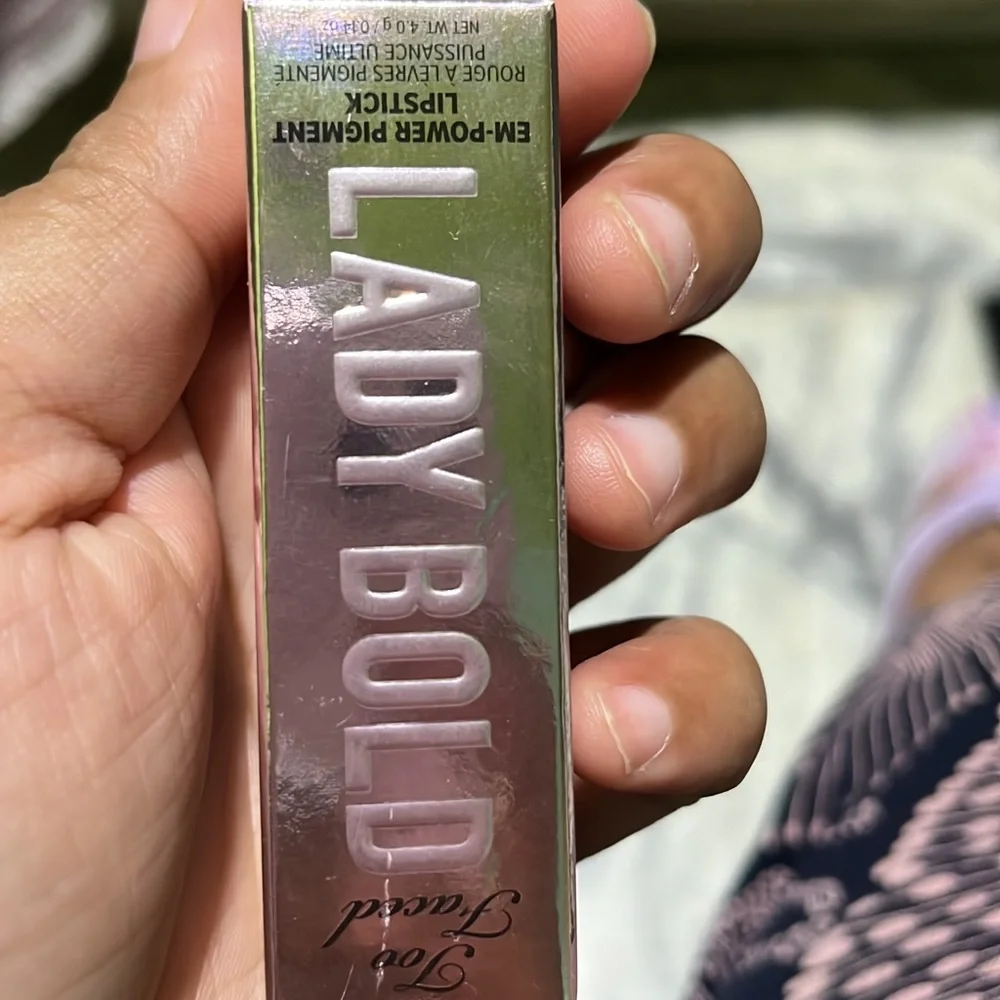 Too face lipstick in shade Brave 12 - Picture 4 of 6